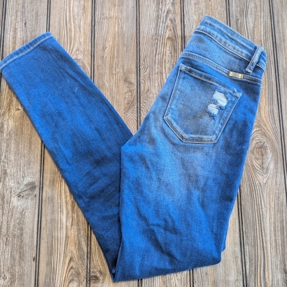 KanCan Denim - KanCan size 28 skinny jeans distressed